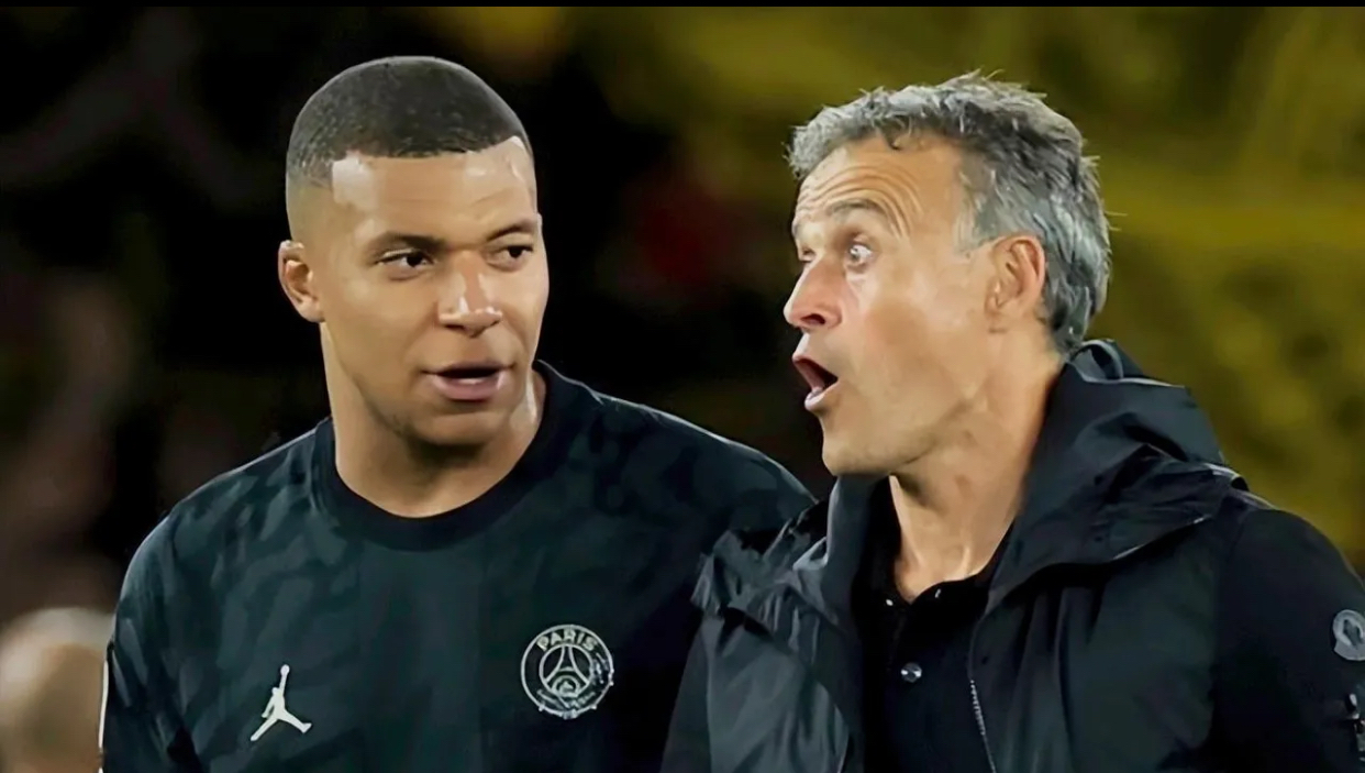 哈哈体育官网首页-法兰克福发布备战花絮，国际比赛日主帅复盘，欧联任务艰巨，控场能力受关注